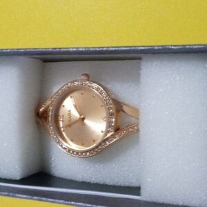 *Beautiful Rose Gold Tone Watch